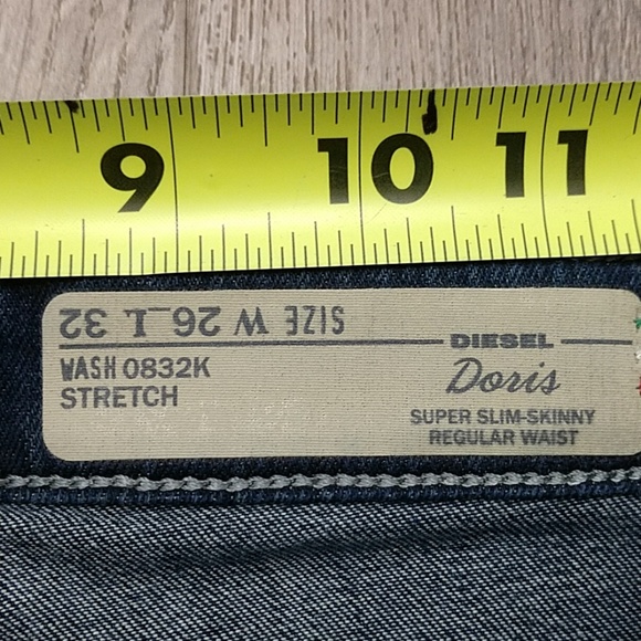 Diesel Doris Super-Slim Skinny Regular Waist Jeans - Picture 6 of 6